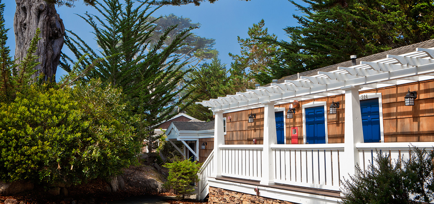 Lighthouse Lodge & Cottages Banner